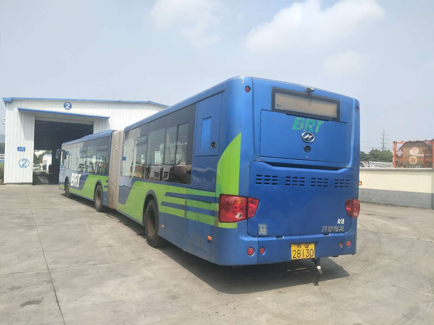快速公交事業(yè)部組織車輛年審、二維