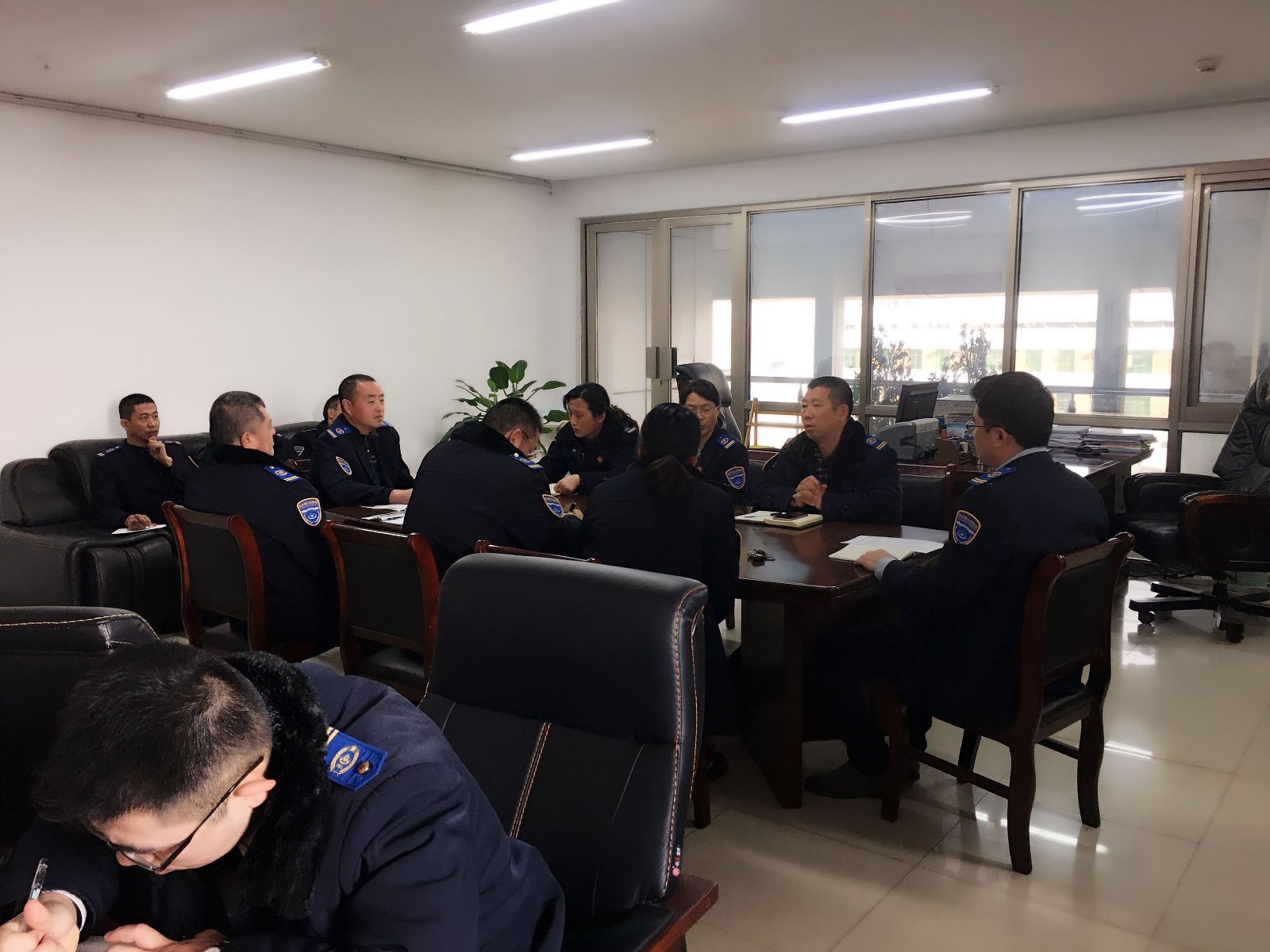 公交快速公司落實公交集團(tuán)安全生產(chǎn)緊急會議內(nèi)容