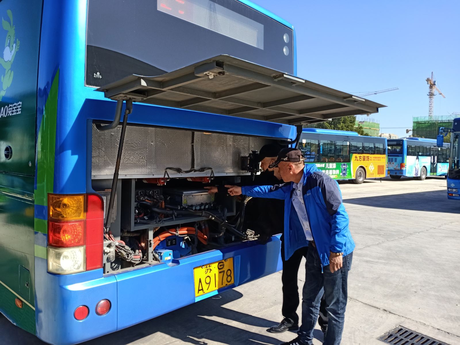 公交集團(tuán)公交事業(yè)一部做好運(yùn)營(yíng)車(chē)輛隱患“回頭看”