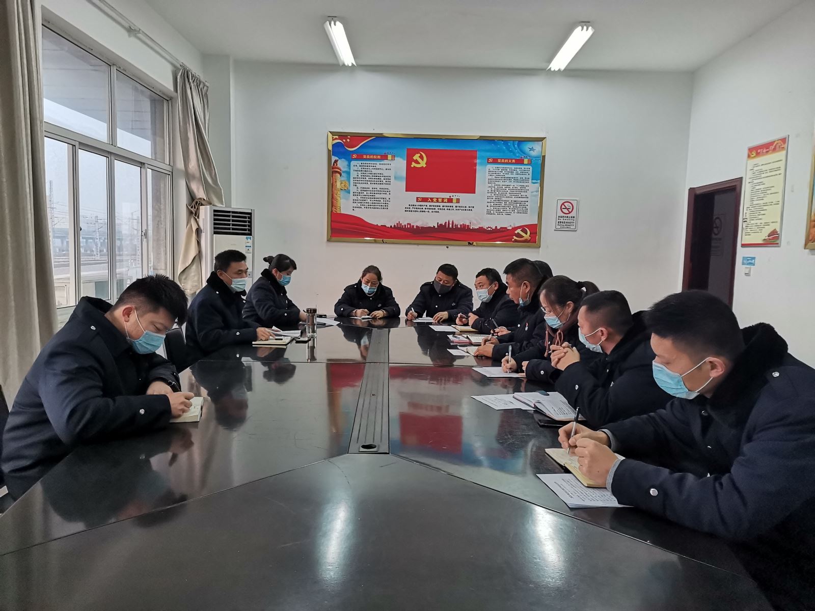 公交集團(tuán)公交事業(yè)二部召開2021年首次安全、機(jī)務(wù)工作專題會議