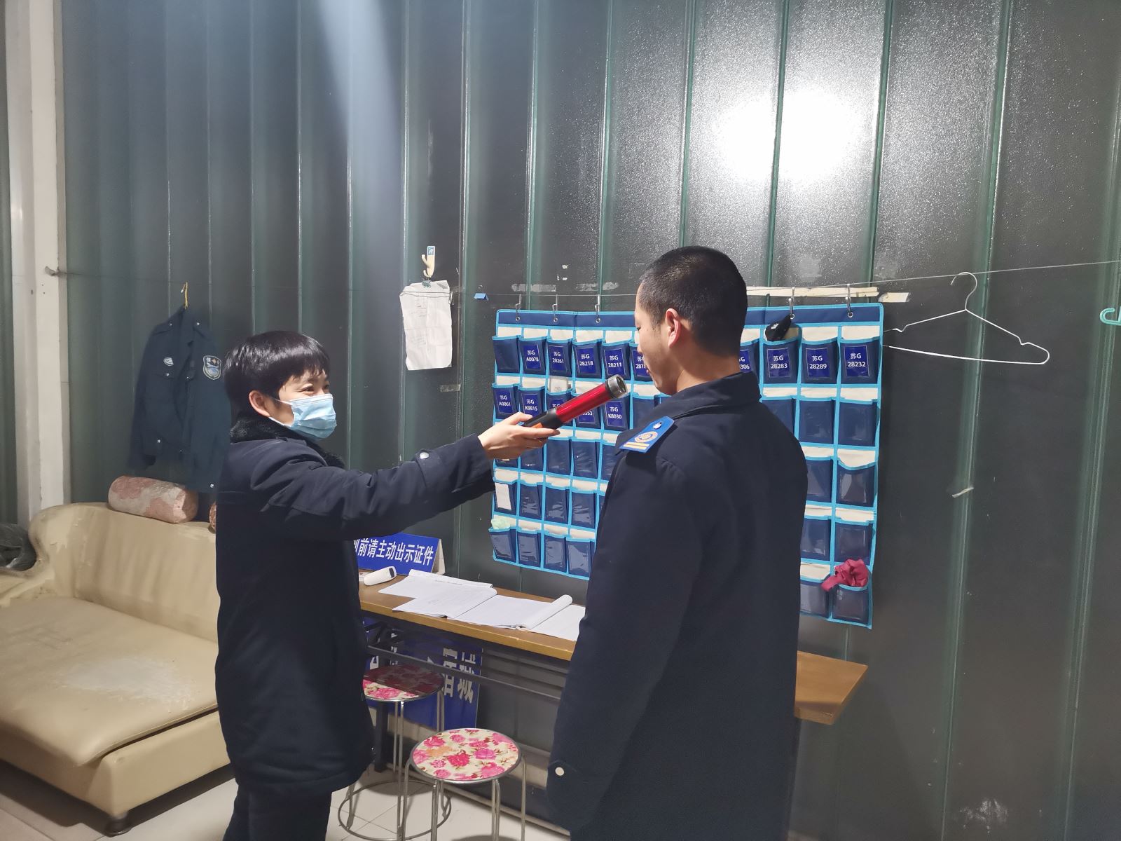 公交事業(yè)二部持續(xù)開展駕駛員崗前溫度、酒精、血壓測試工作