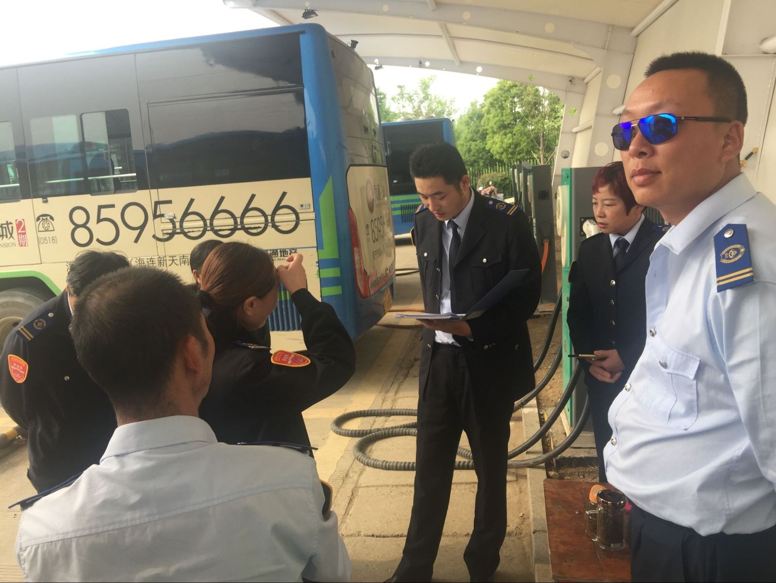 江蘇明茂新能源公司對充電工進行服務(wù)培訓